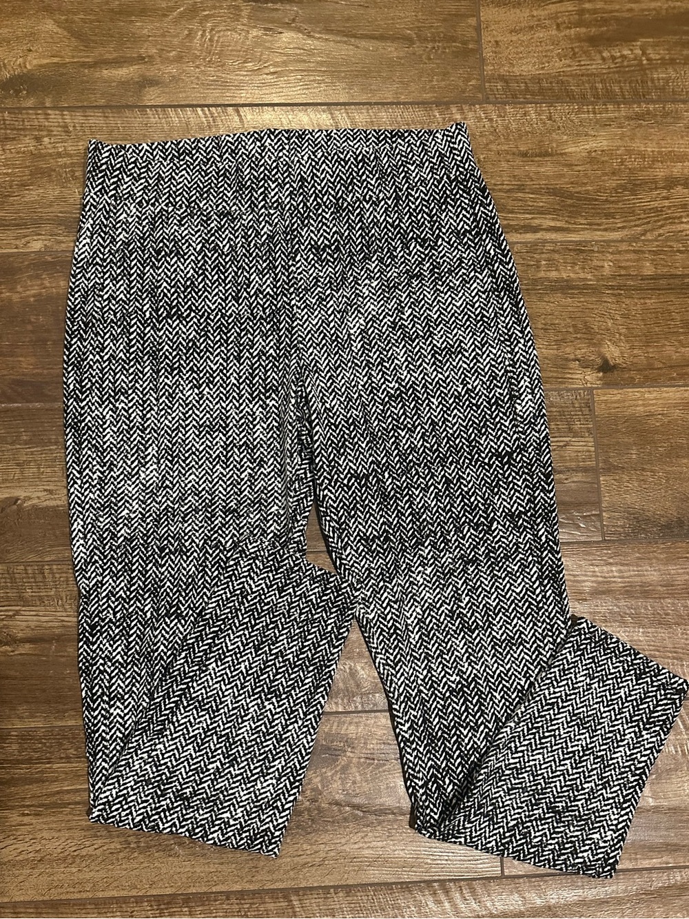 Bar III Black & White Herringbone Leggings